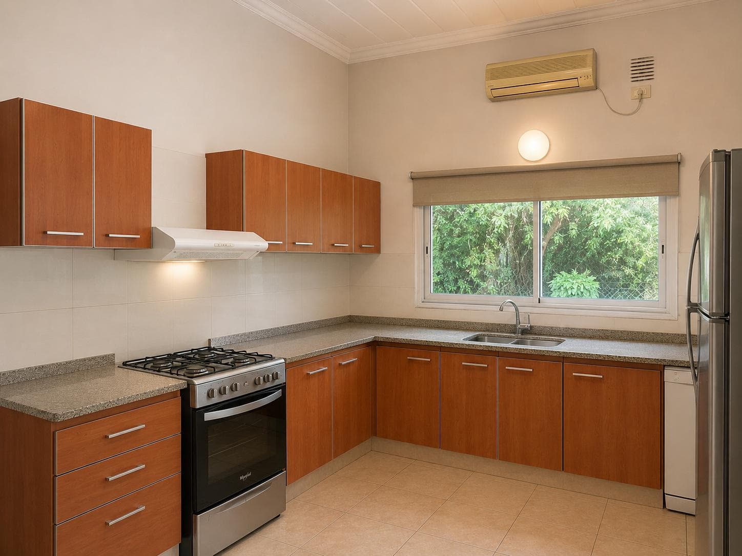 HOUSE FOR SALE IN LA ALAMEDA