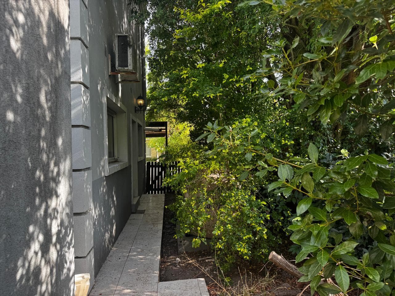 HOUSE FOR SALE IN LA ALAMEDA