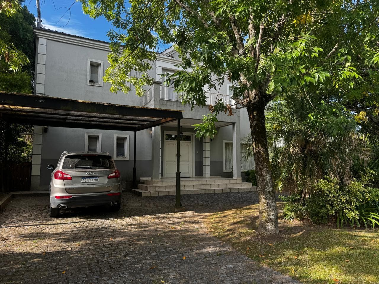 HOUSE FOR SALE IN LA ALAMEDA