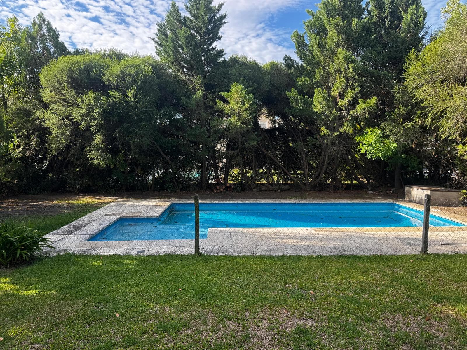 HOUSE FOR SALE IN LA ALAMEDA
