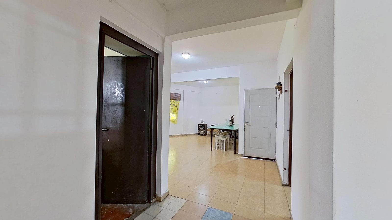 House for Sale: 4 Rooms, Patio, and Terrace in West Berazategui