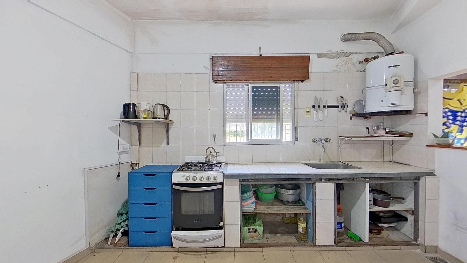 House for Sale: 4 Rooms, Patio, and Terrace in West Berazategui