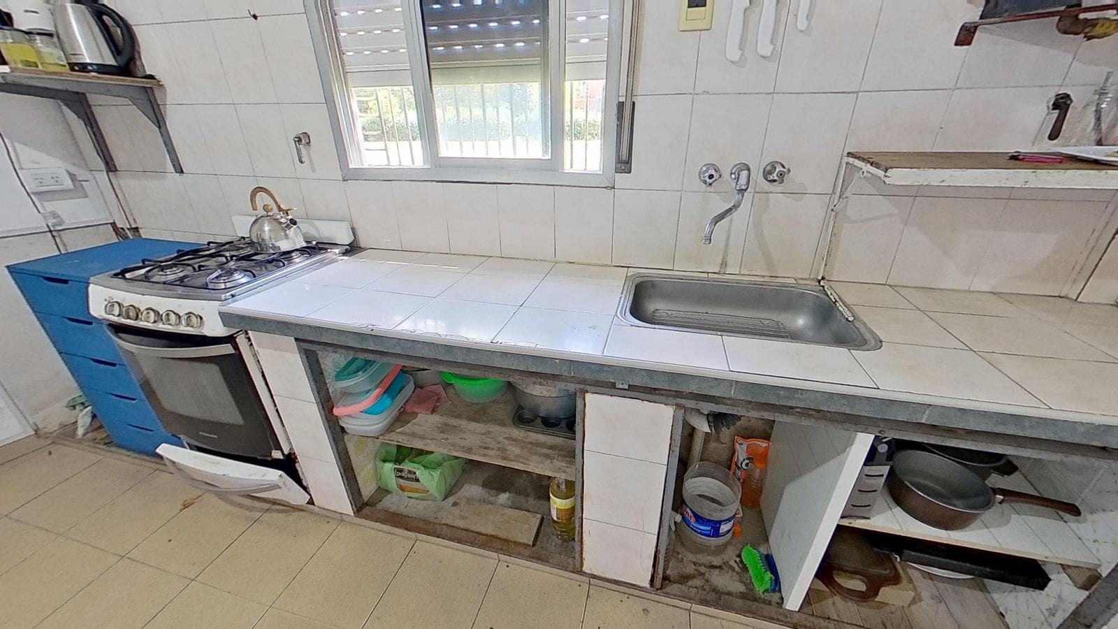 House for Sale: 4 Rooms, Patio, and Terrace in West Berazategui