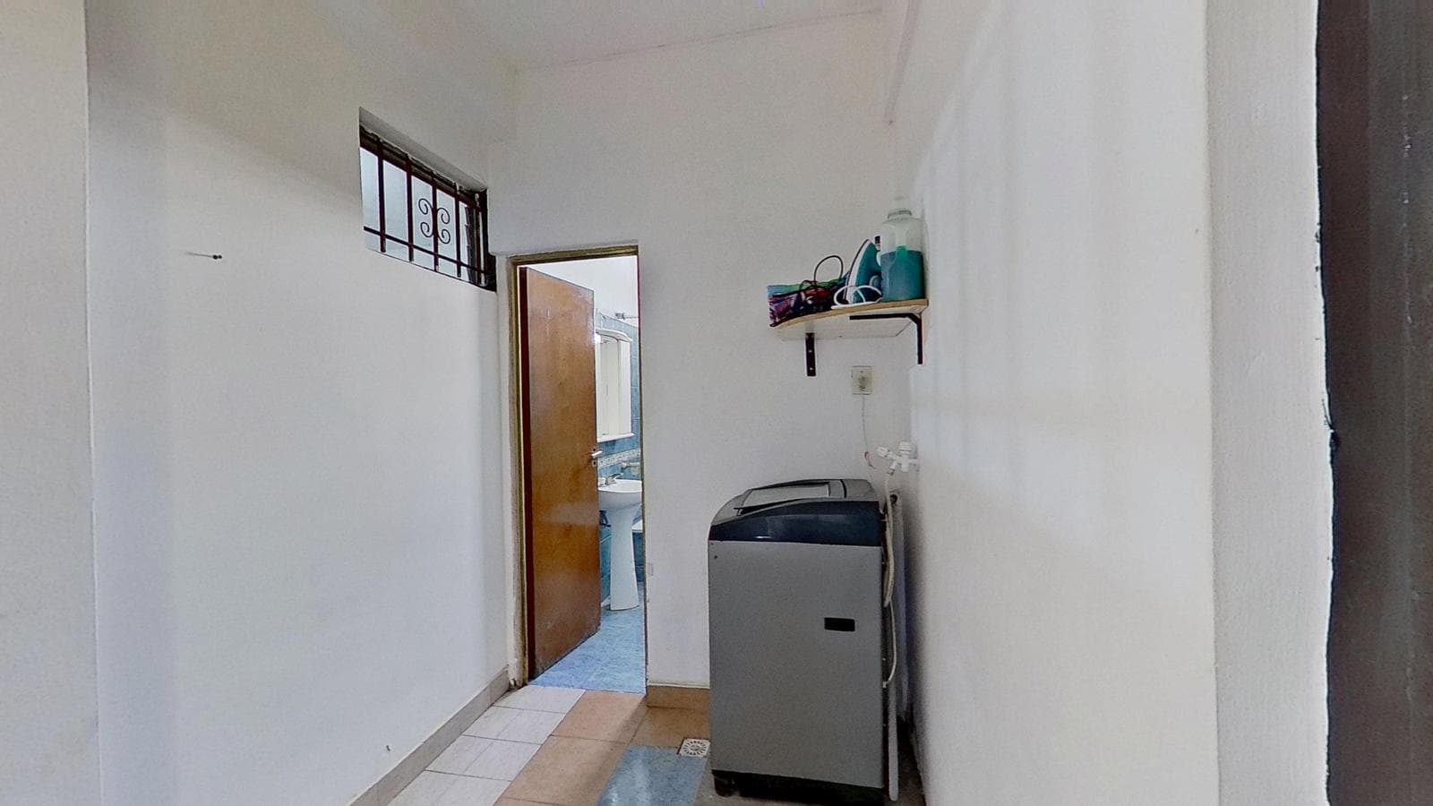 House for Sale: 4 Rooms, Patio, and Terrace in West Berazategui