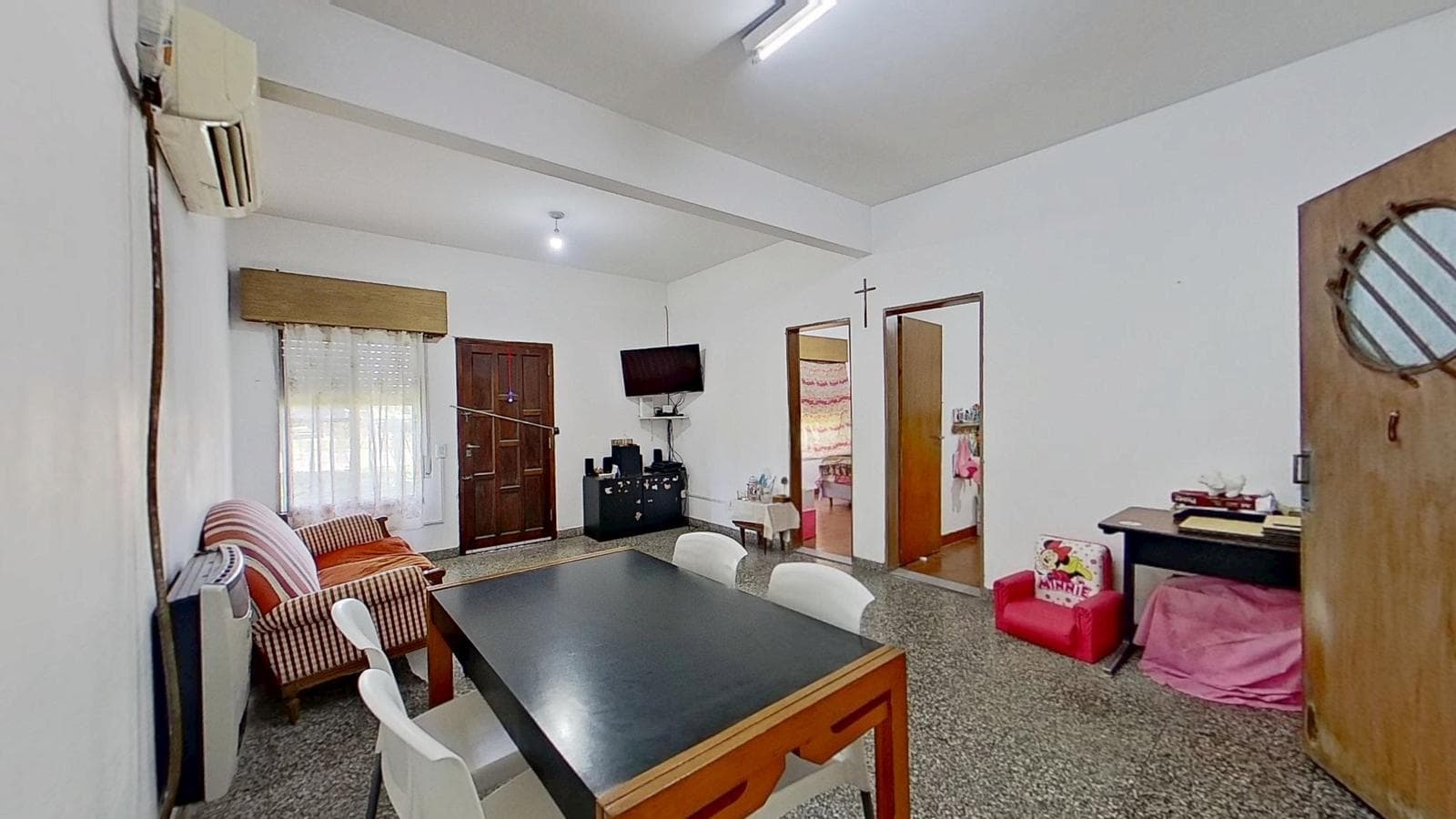 House for Sale: 4 Rooms, Patio, and Terrace in West Berazategui