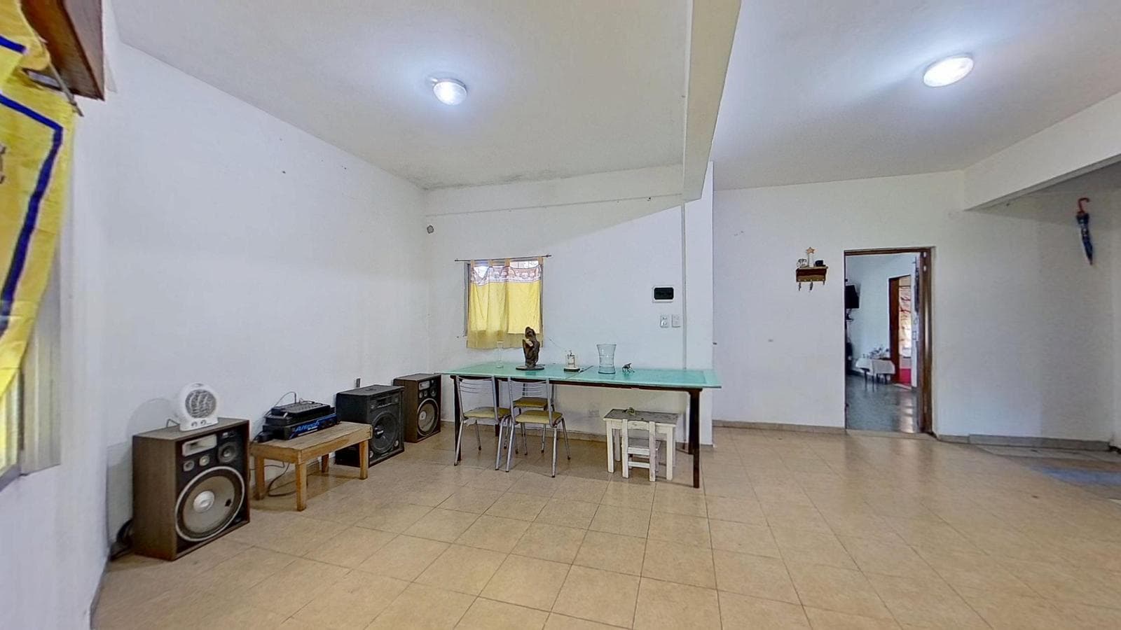 House for Sale: 4 Rooms, Patio, and Terrace in West Berazategui