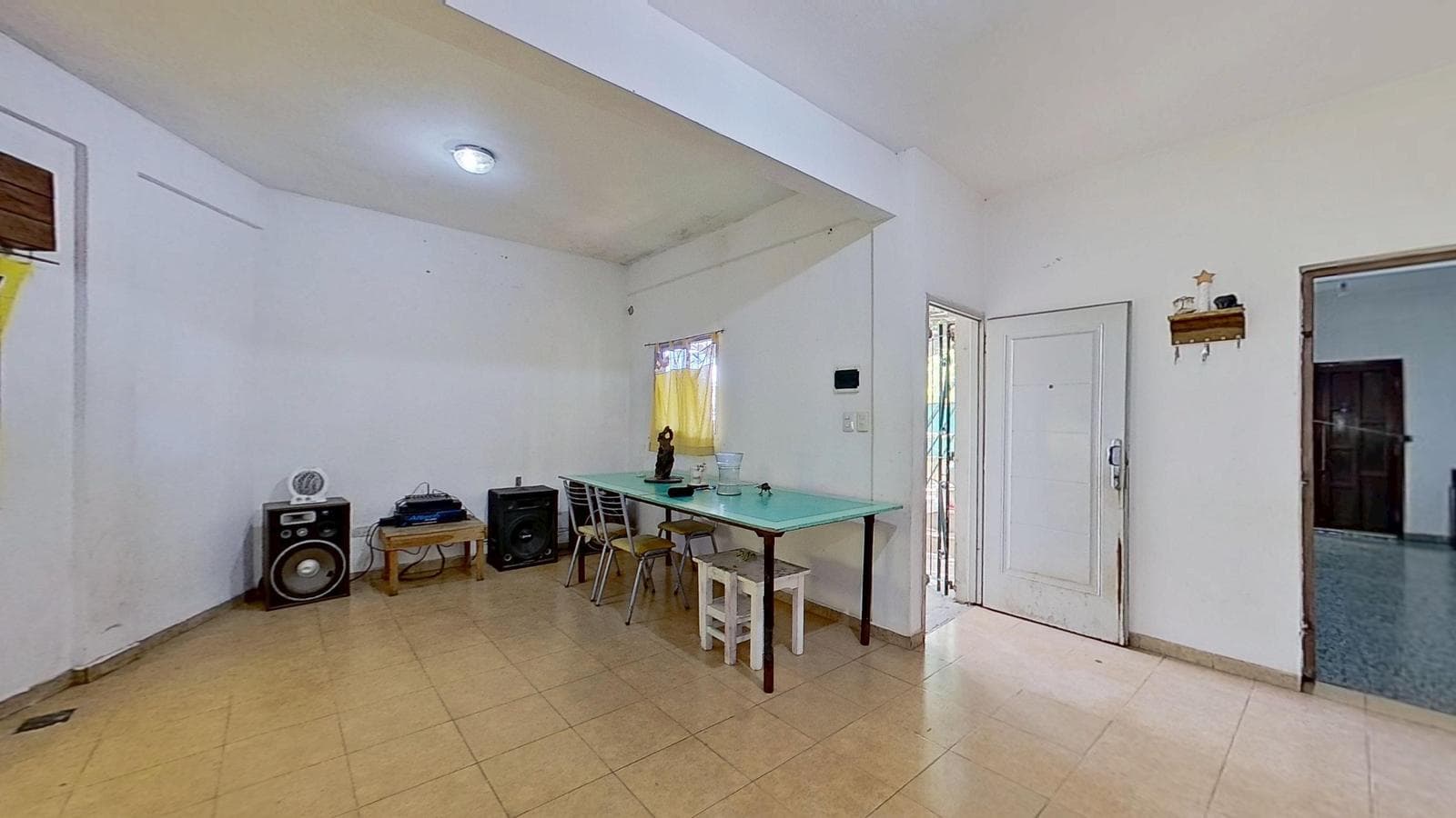 House for Sale: 4 Rooms, Patio, and Terrace in West Berazategui