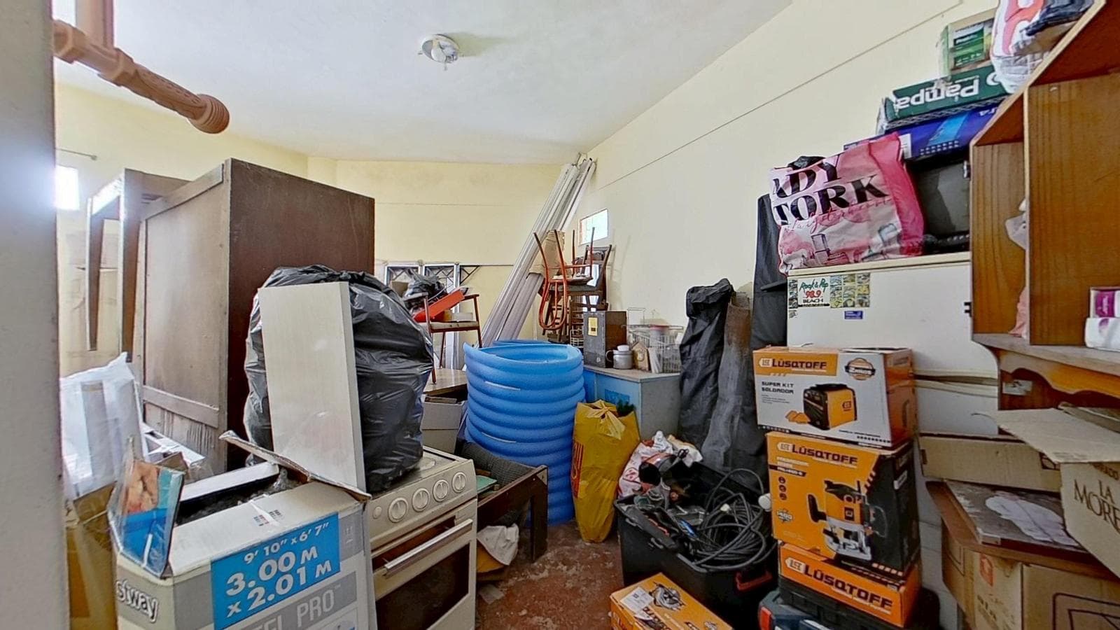 House for Sale: 4 Rooms, Patio, and Terrace in West Berazategui