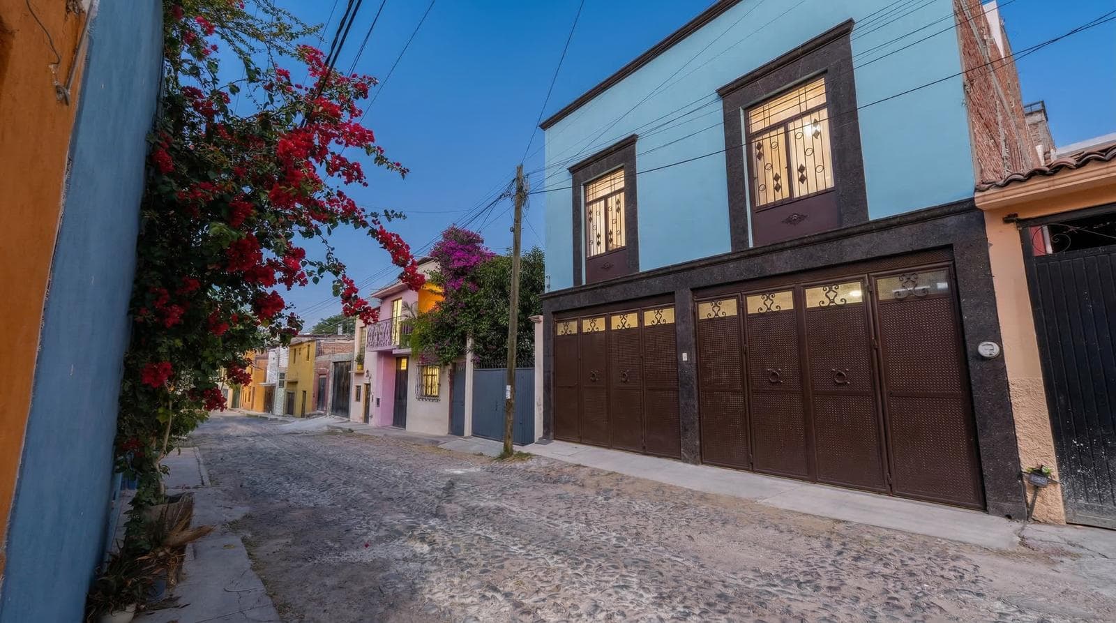 Casa Serafin. A Smart Investment in San Miguel: Spacious Layouts and Complete Connectivity