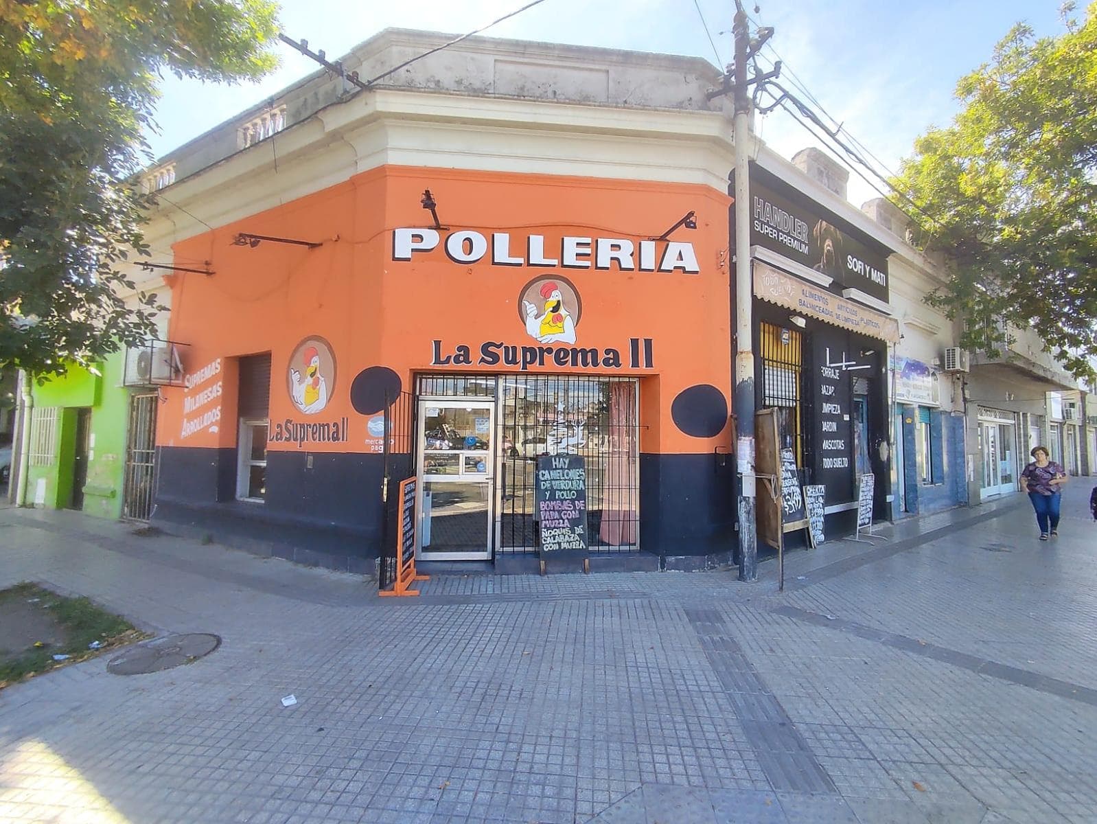 FOR SALE | TRADE - Corner commercial spaces - Azcuénaga neighborhood, Rosario.