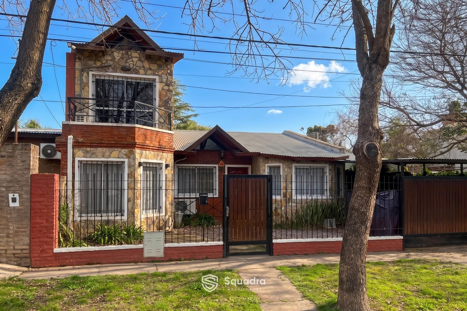 FOR SALE | TRADE - 3-bedroom house with the potential for 4 bedrooms, pool, and yard. Funes - QUALIFIES FOR A MORTGAGE.