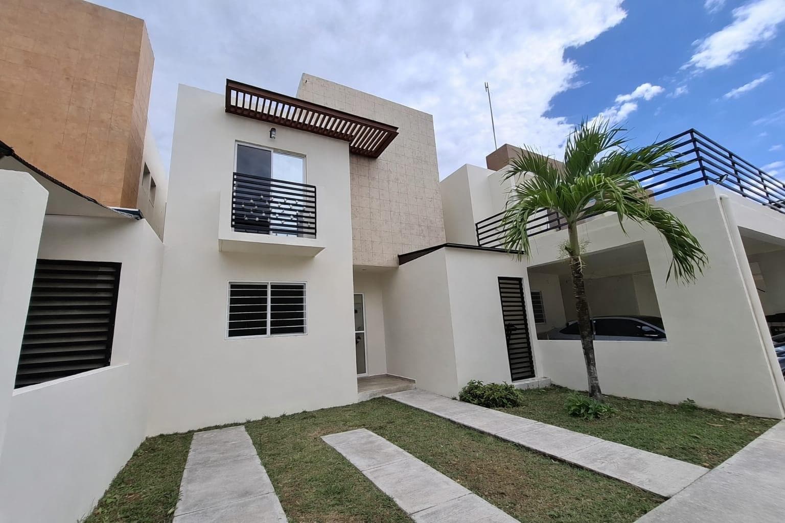 Three-bedroom house for rent in Playa del Carmen