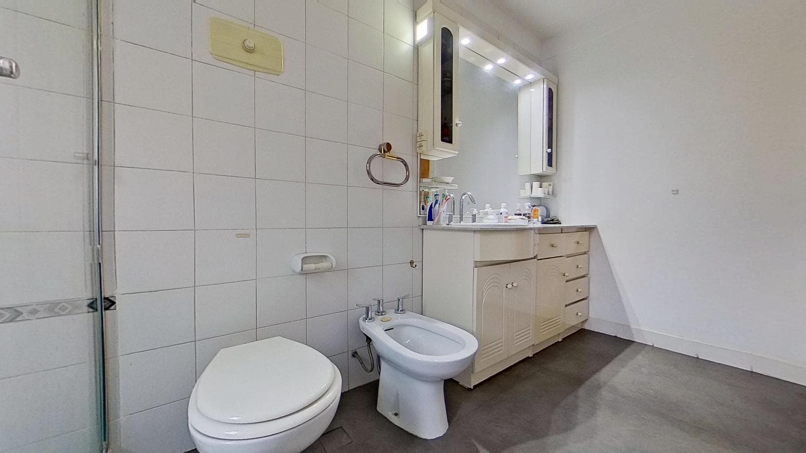 Sale: Apartment 2 with a garage on Balvanera.