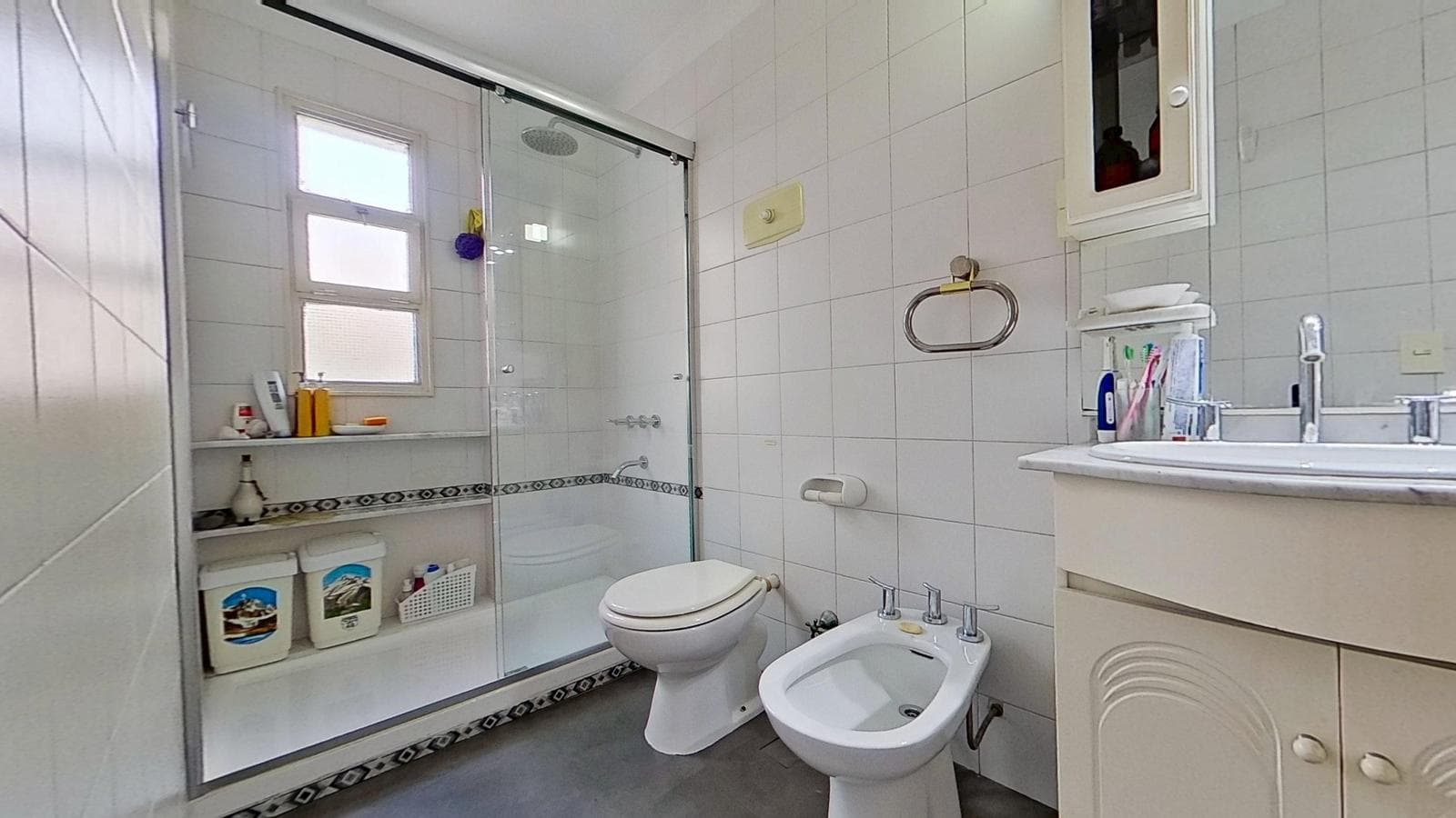 Sale: Apartment 2 with a garage on Balvanera.