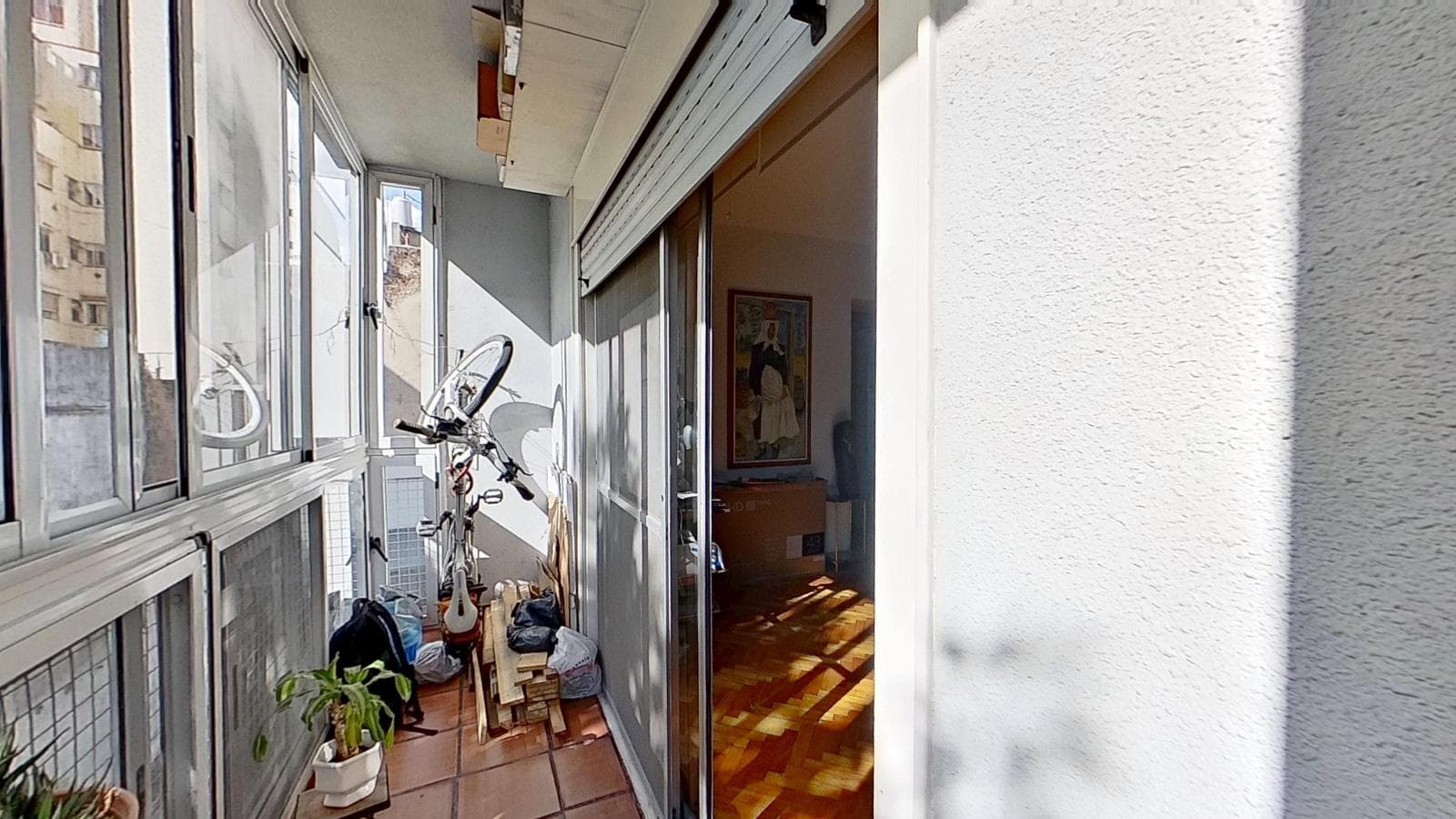 Sale: Apartment 2 with a garage on Balvanera.
