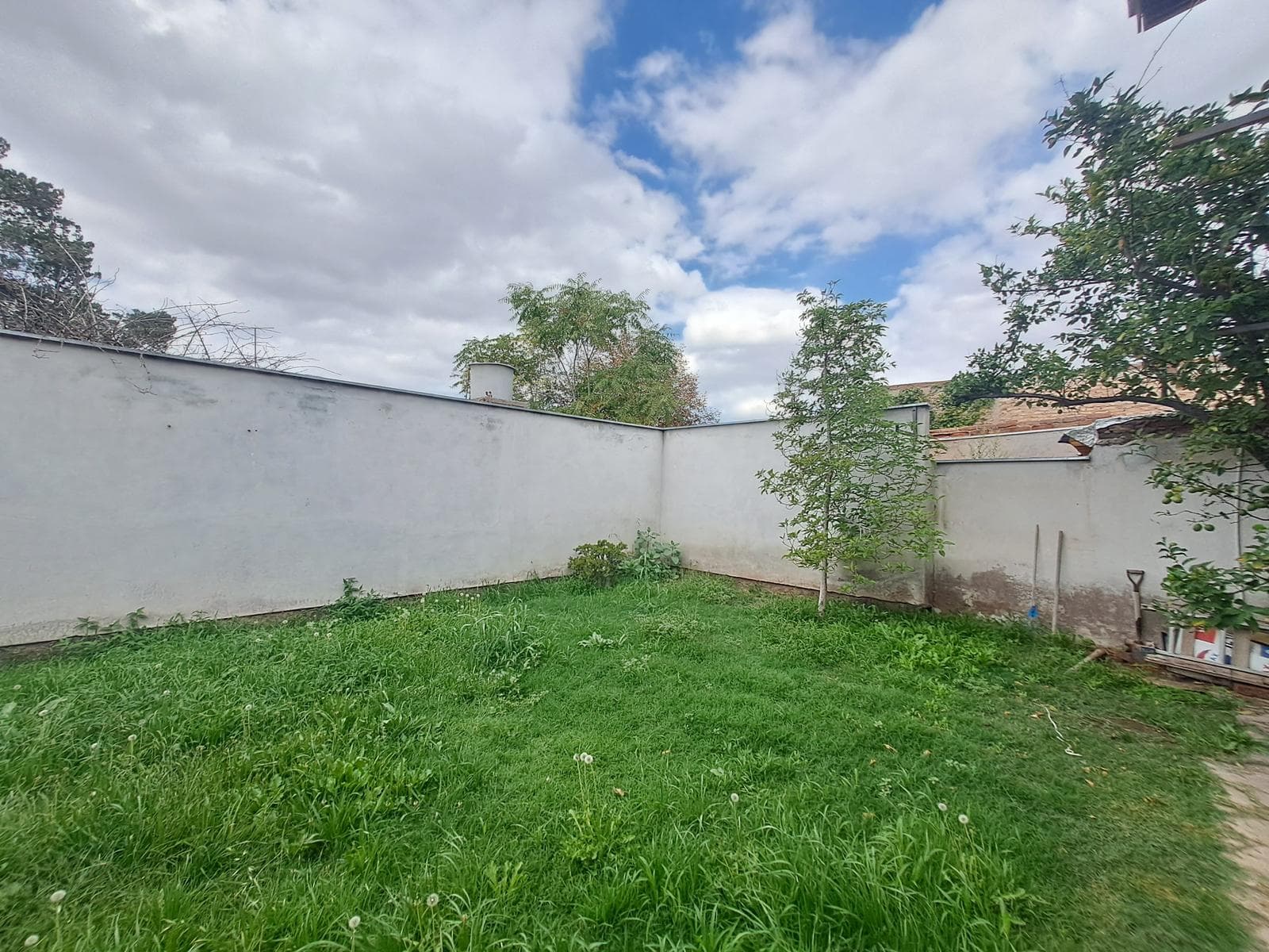 House for Sale - 3 bedrooms, 2 bathrooms, large garden, and terrace