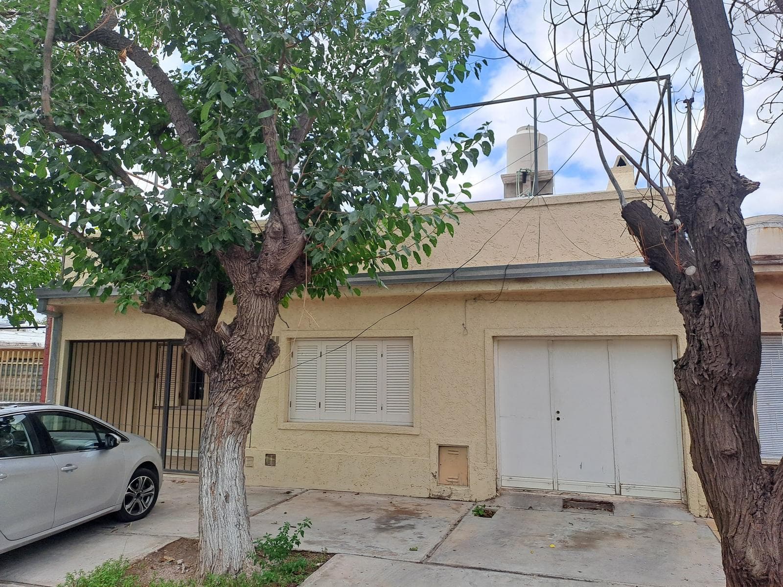House for Sale - 3 bedrooms, 2 bathrooms, large garden, and terrace
