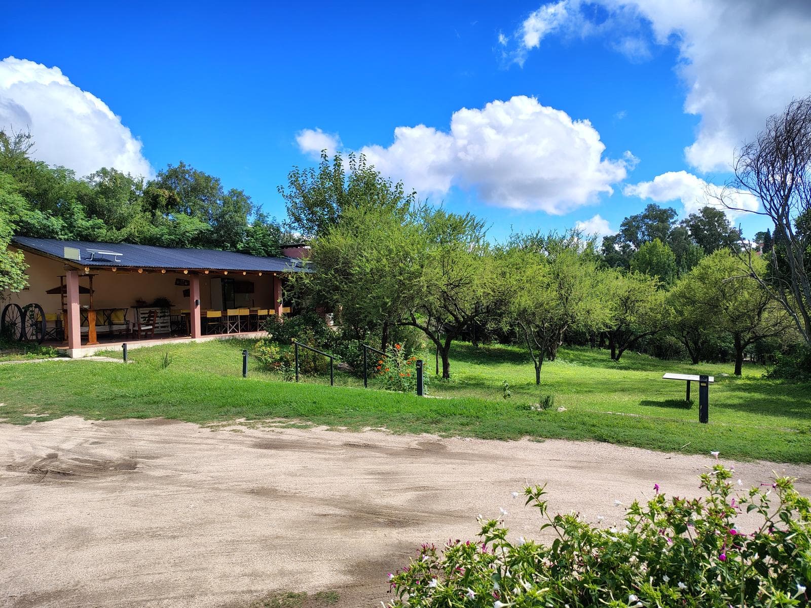 Inn for sale in Mina Clavero, 100 meters from the river | 8 bedrooms, each with a bathroom | Ideal investment