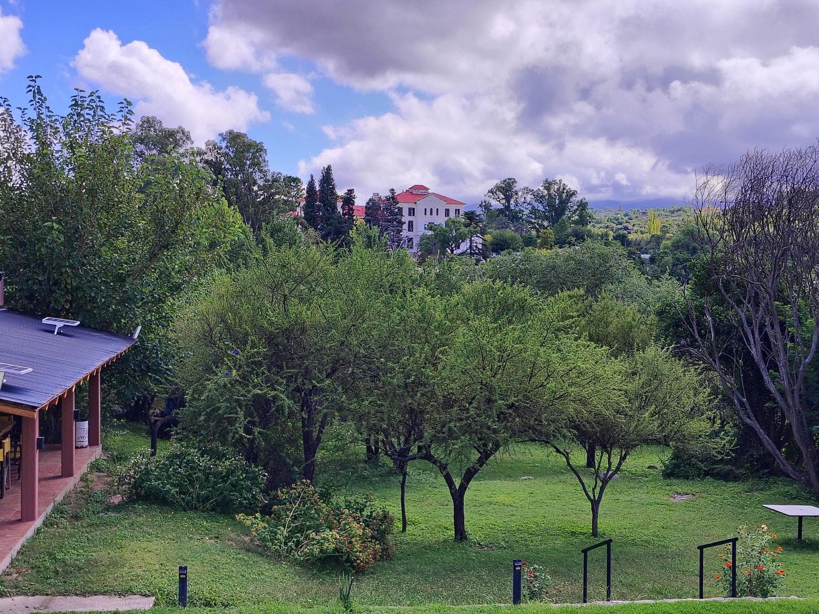 Inn for sale in Mina Clavero, 100 meters from the river | 8 bedrooms, each with a bathroom | Ideal investment