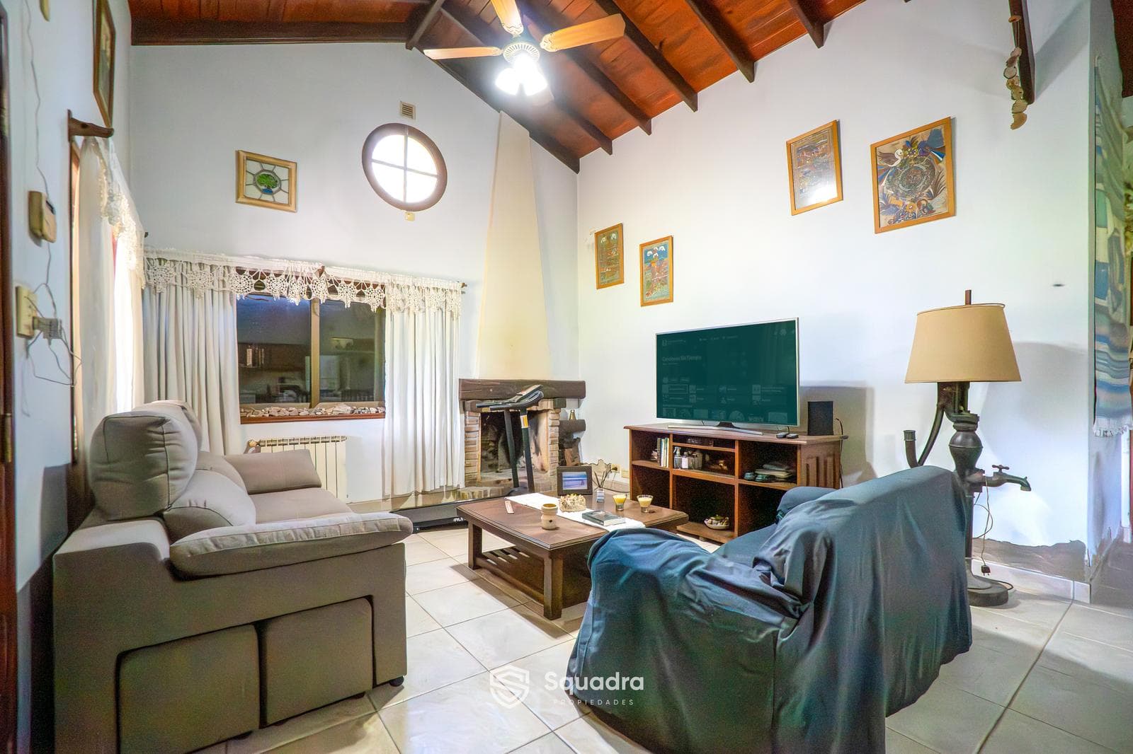 FOR SALE | TRADE - 2-bedroom house with multipurpose room, outdoor kitchen with grill, and pool - Downtown, Funes.