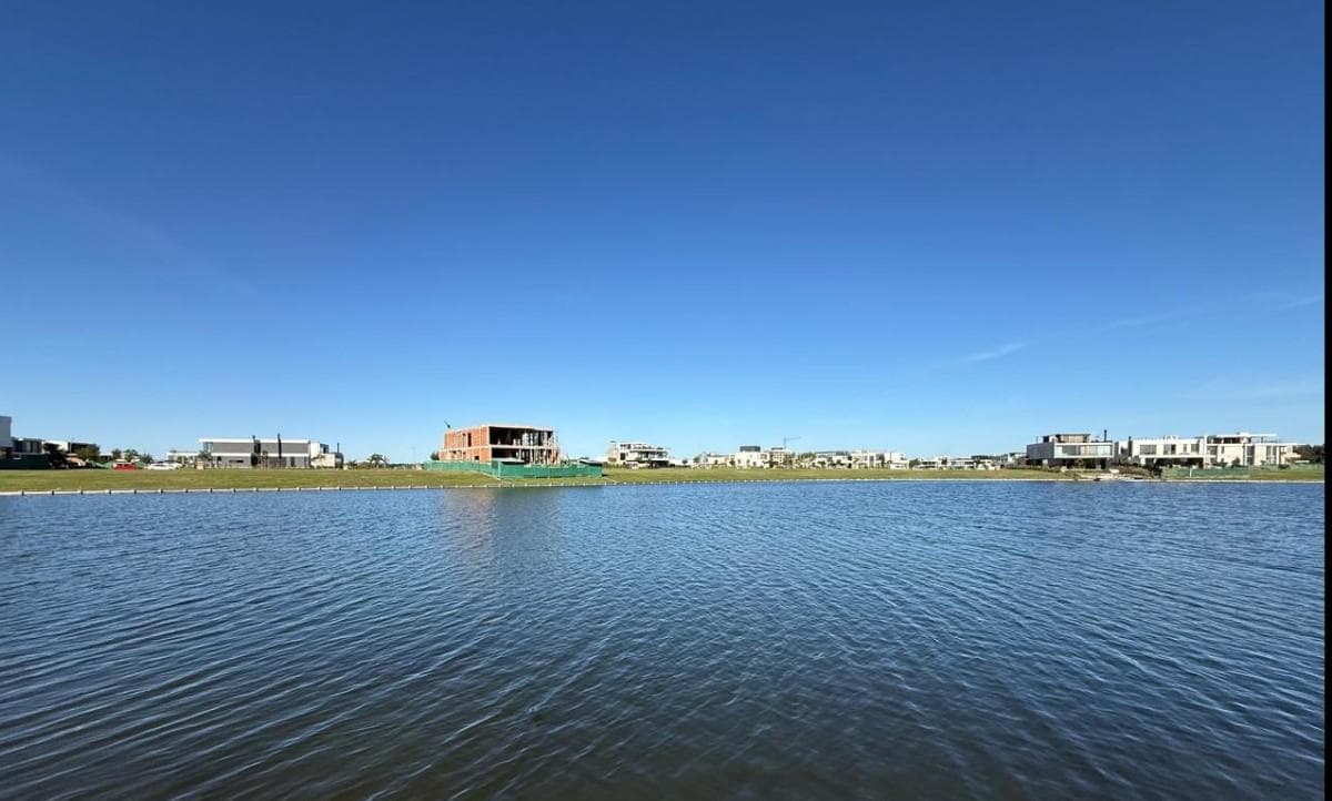 Land for sale. Los Puentes. Nordelta. Near the lagoon