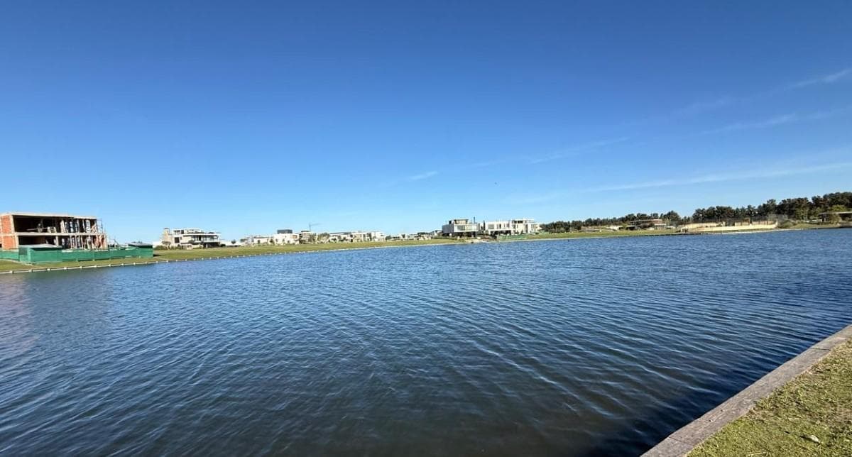 Land for sale. Los Puentes. Nordelta. Near the lagoon