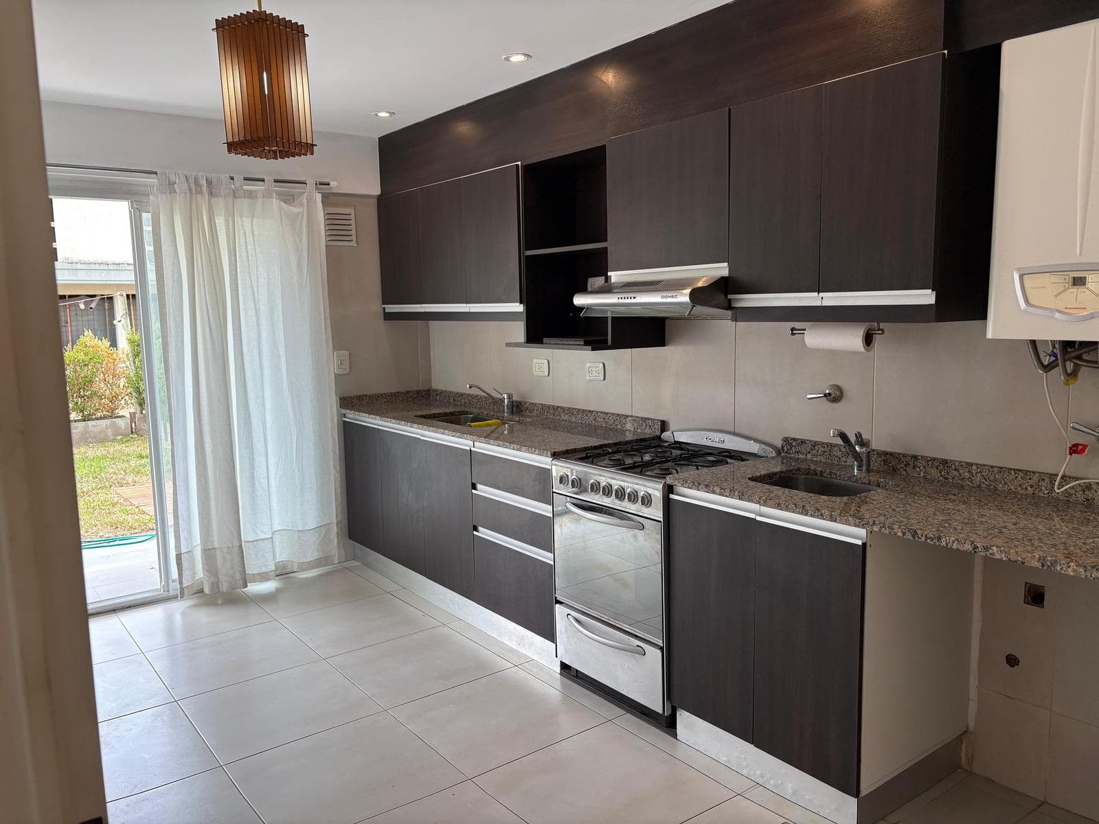 Ground-floor apartment with a garden and two rooms - Available immediately