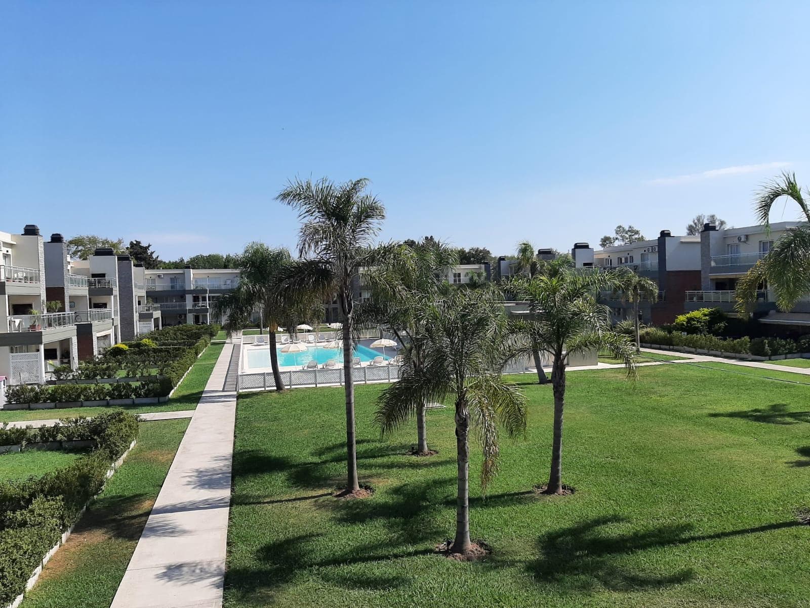 Ground-floor apartment with a garden and two rooms - Available immediately