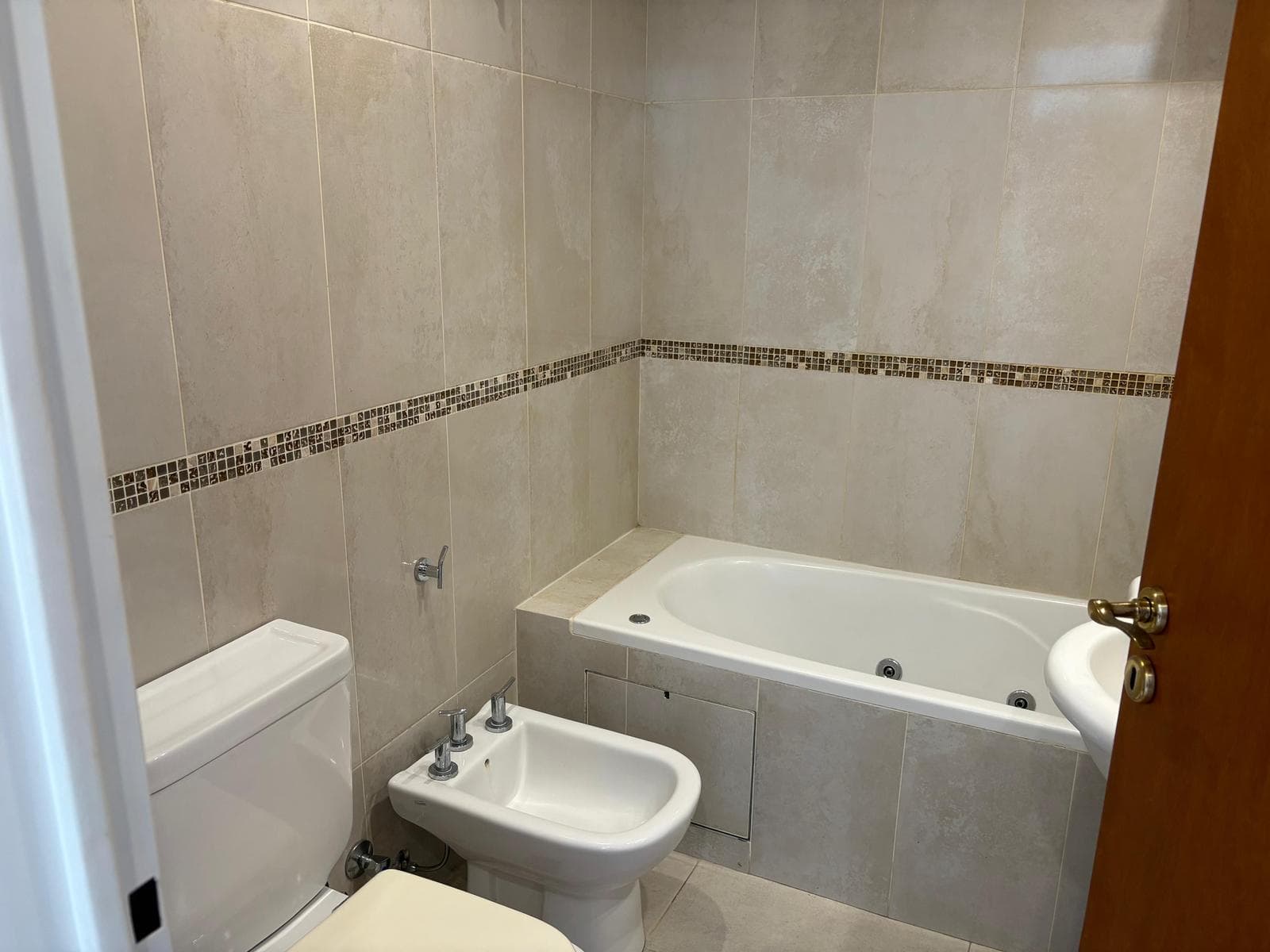 Ground-floor apartment with a garden and two rooms - Available immediately