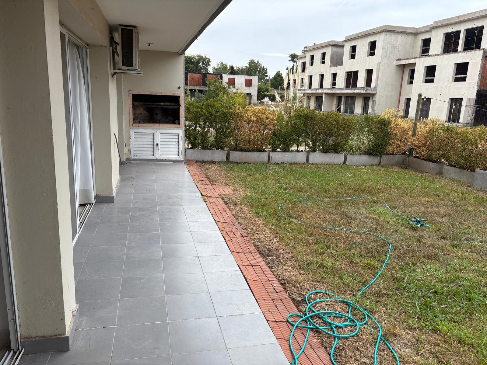 Ground-floor apartment with a garden and two rooms - Available immediately