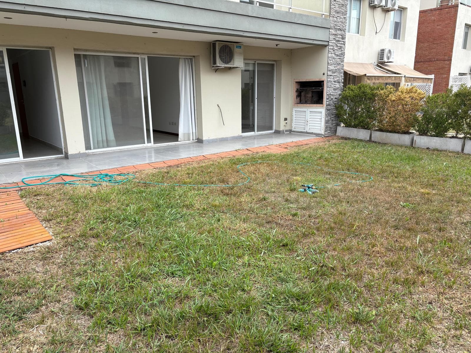 Ground-floor apartment with a garden and two rooms - Available immediately