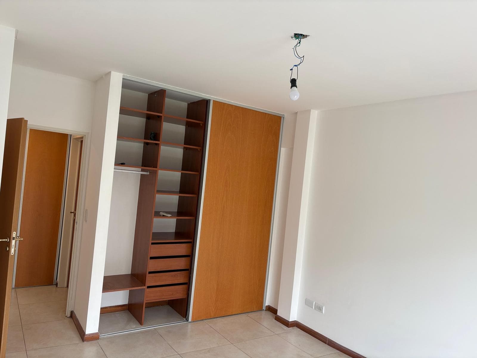 Ground-floor apartment with a garden and two rooms - Available immediately