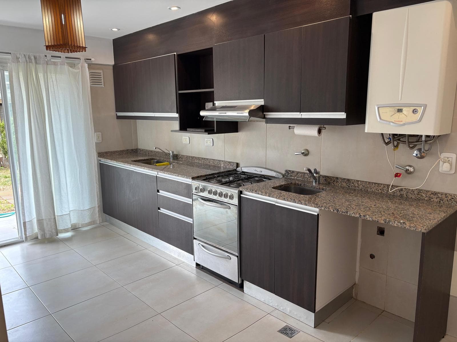 Ground-floor apartment with a garden and two rooms - Available immediately