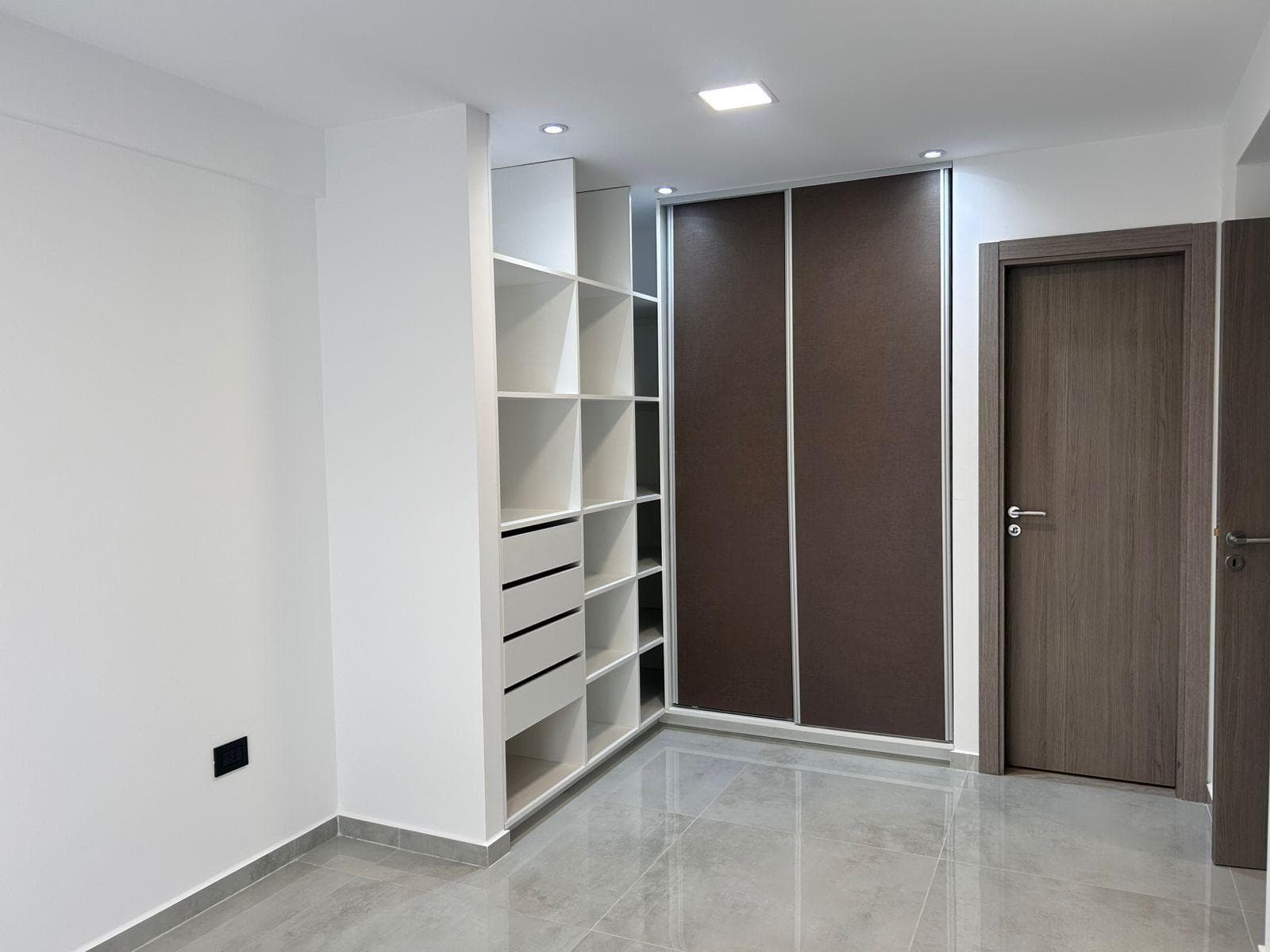 Financing for up to 5 years after delivery: 1 1/2-bedroom unit with balcony in Nueva Córdoba; Move-in: Dec. 27