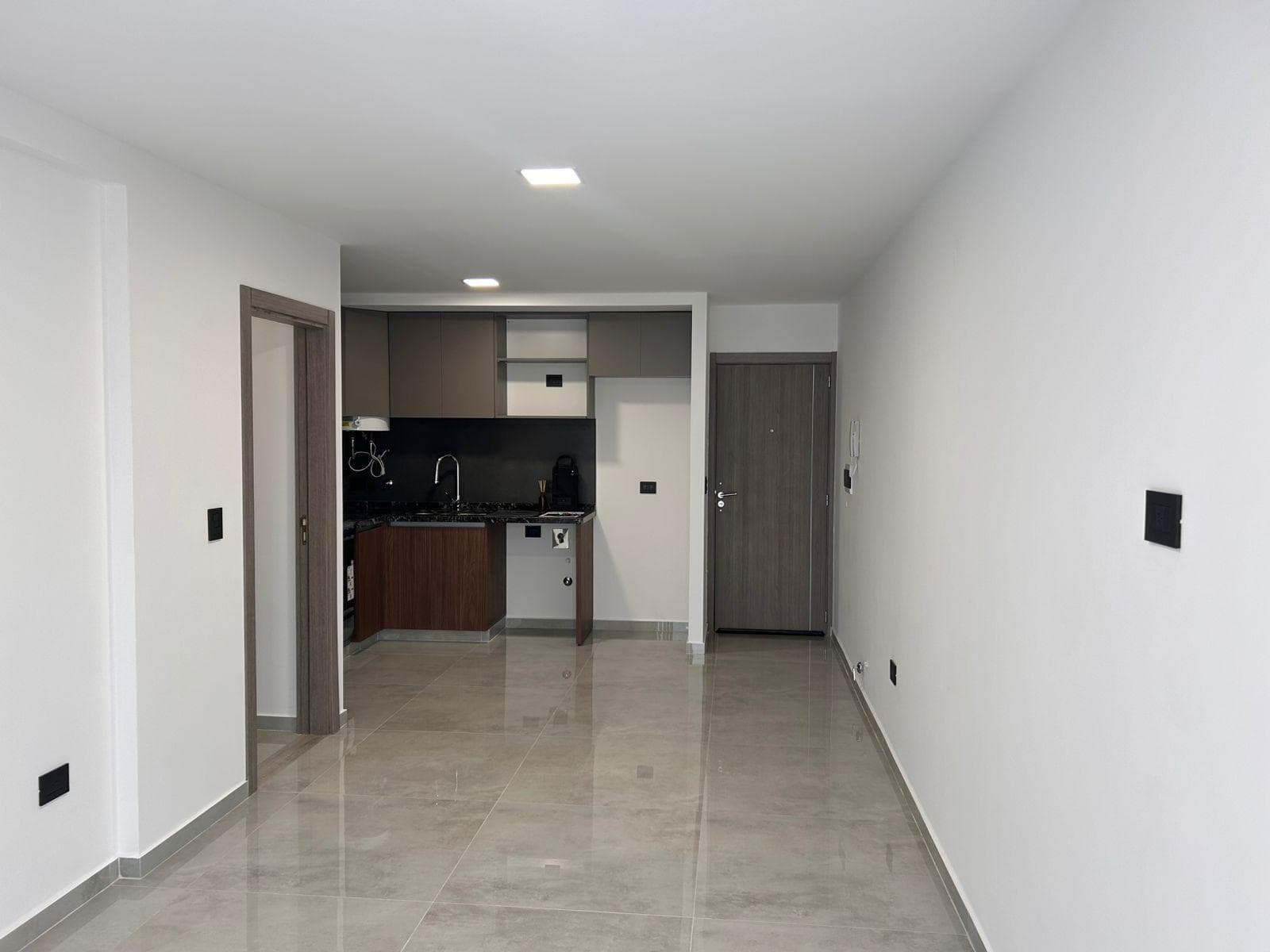 Financing for up to 5 years after delivery: 1 1/2-bedroom unit with balcony in Nueva Córdoba; Move-in: Dec. 27