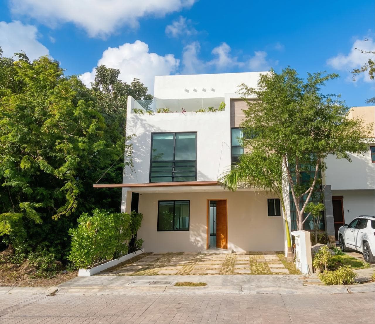 House for Sale, 3 Bedrooms, FURNISHED, Garden, Av. Huayacaán, Arbolada, Cancún