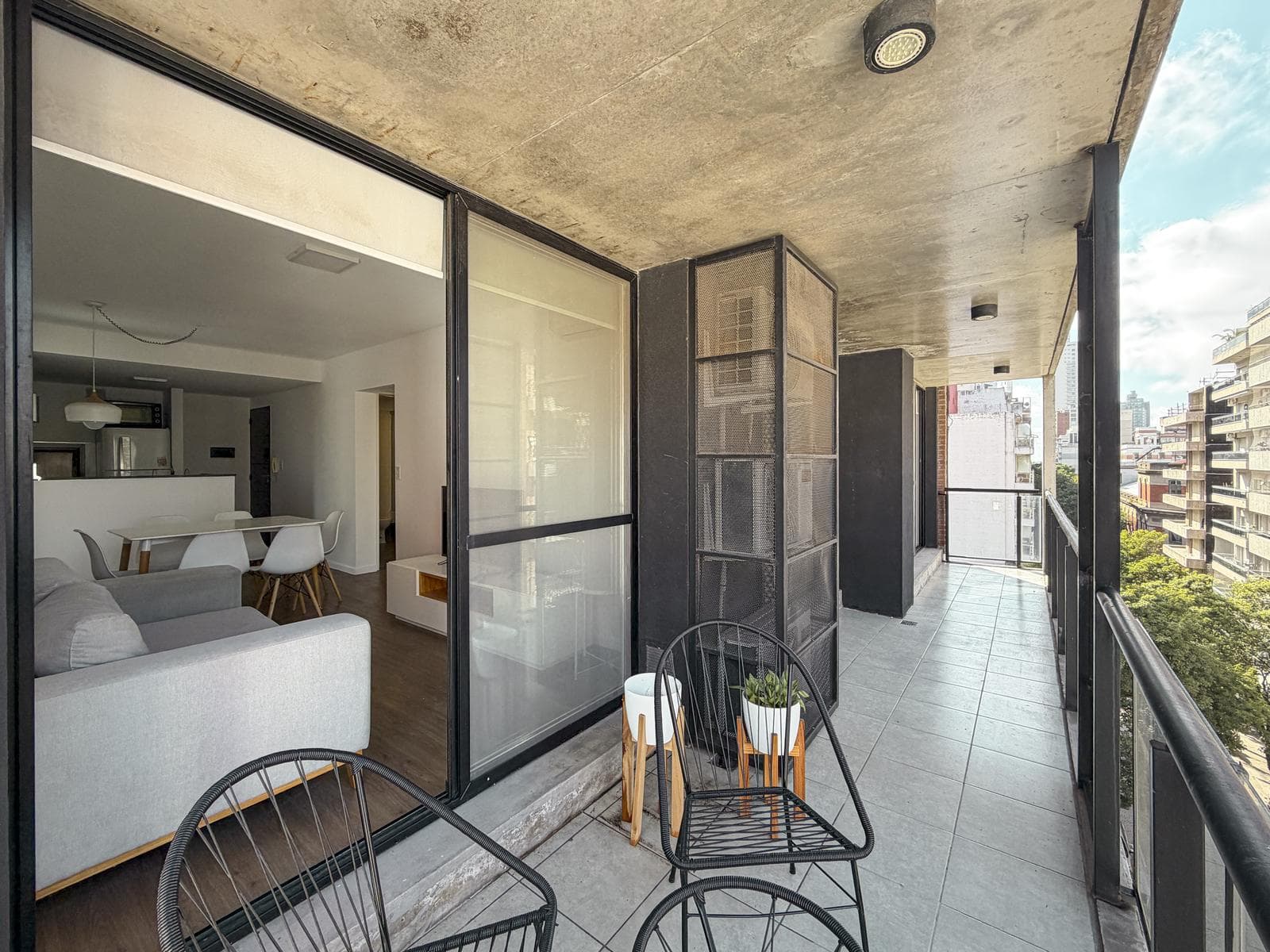 2-bedroom apartment with a garage and amenities in the riverfront area