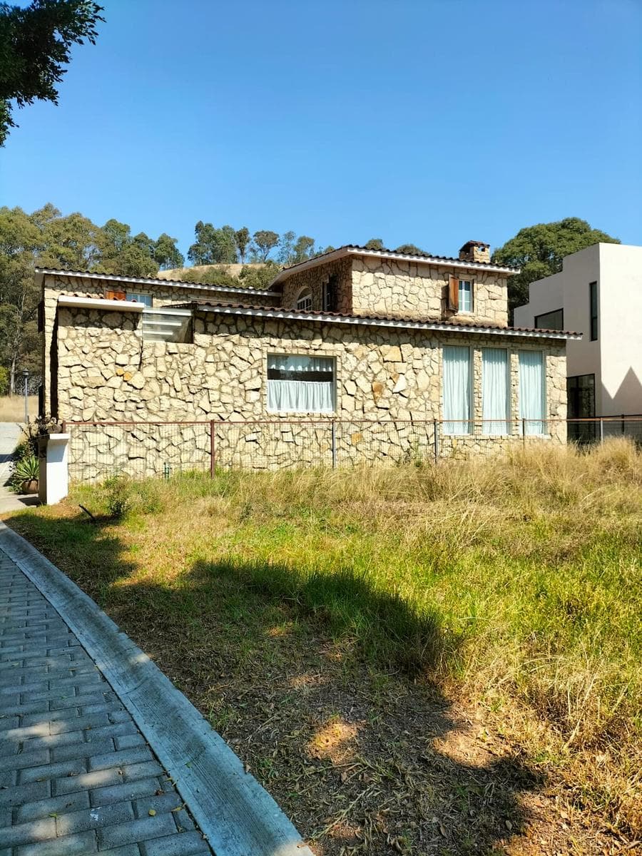 Beautiful House for SALE in the Zerezotla Gated Community, Puebla