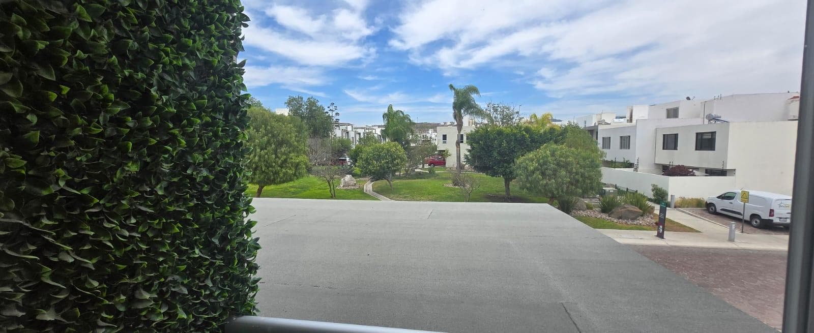 SPACIOUS SMART HOME FOR SALE IN CAÑADAS DEL LAGO, CORREGIDORA, QUERÉTARO