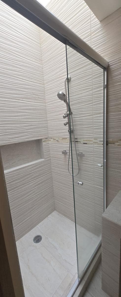 SPACIOUS SMART HOME FOR SALE IN CAÑADAS DEL LAGO, CORREGIDORA, QUERÉTARO