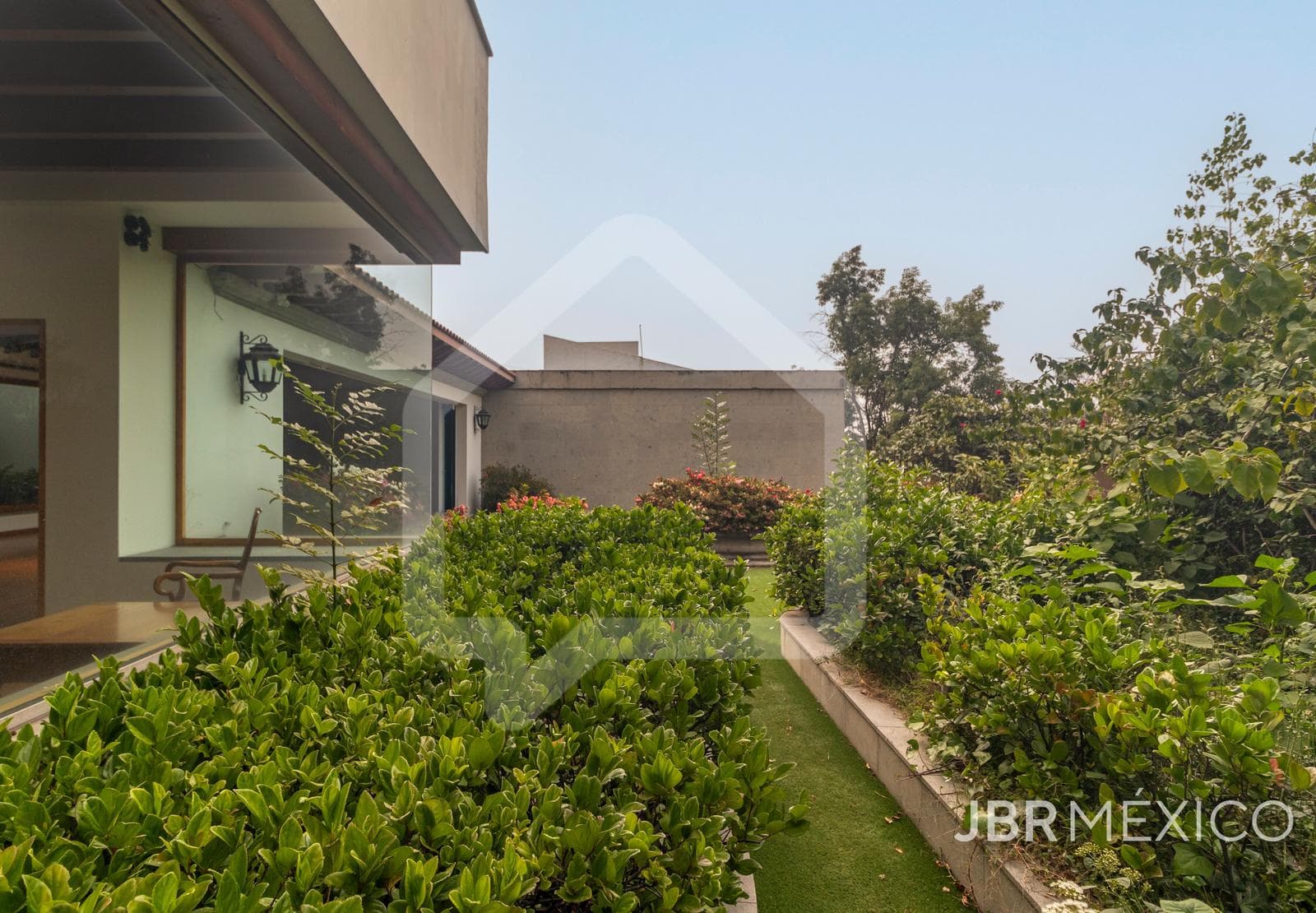 House in a gated community in Bosques de las Lomas