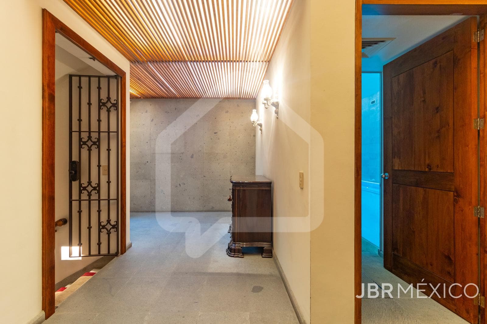 House in a gated community in Bosques de las Lomas