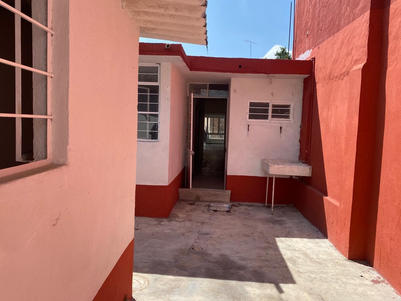 SINGLE-STORY HOUSE FOR SALE IN DOWNTOWN XALAPA, VERACRUZ