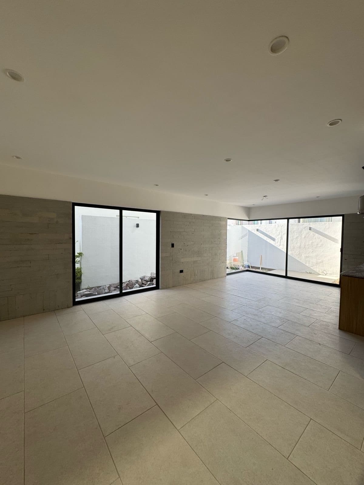 House - Las Plazas Residential Condominium