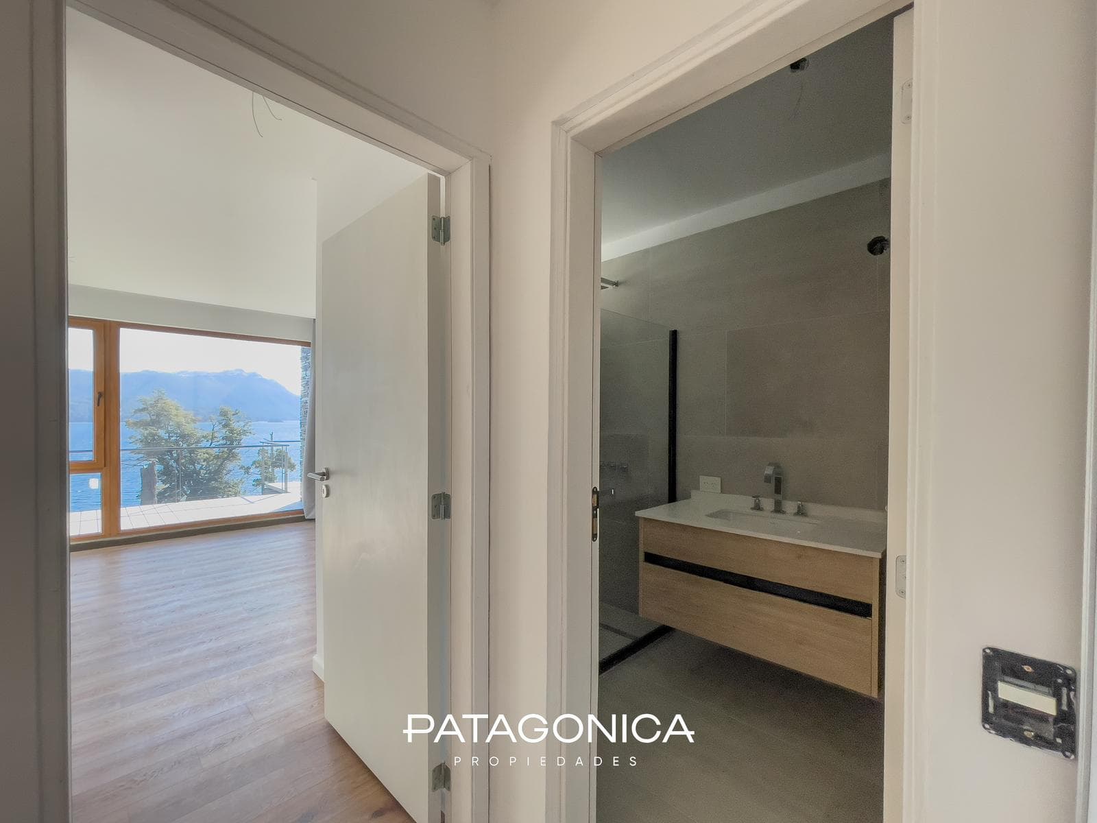 Premium 51-square-meter, 2-room apartment on the lakefront