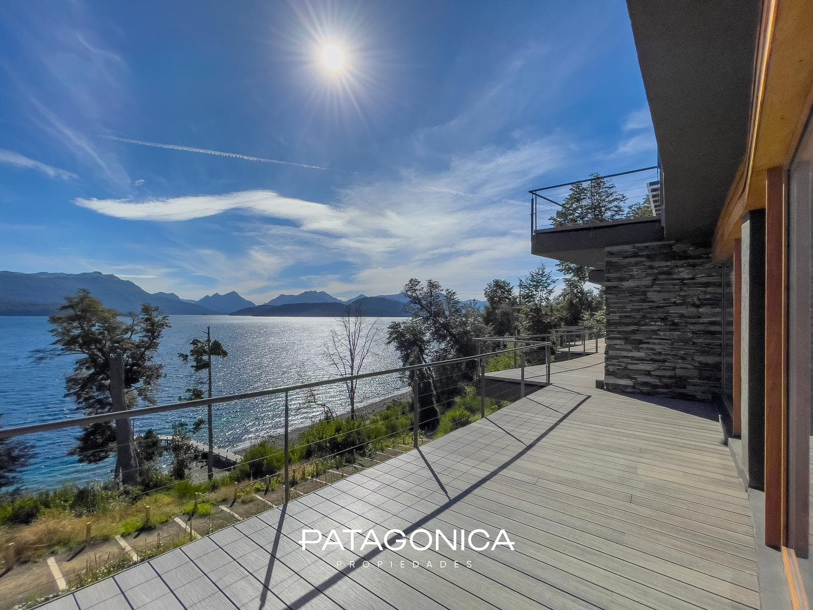 Premium 51-square-meter, 2-room apartment on the lakefront