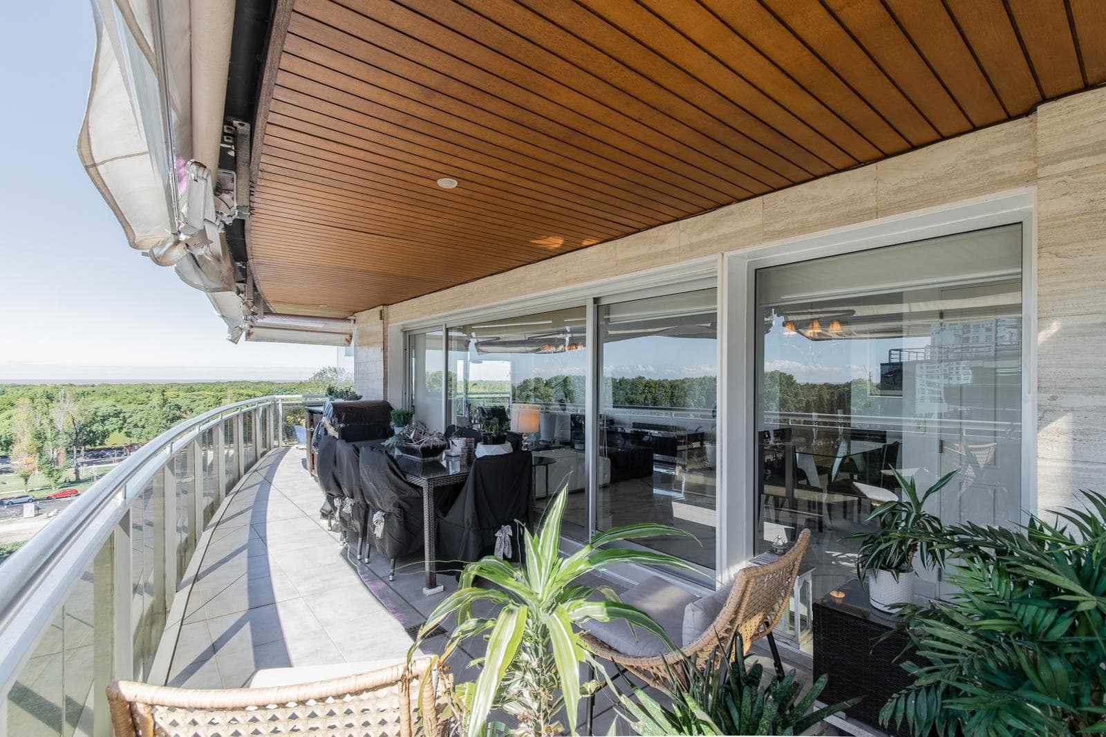 3-room apartment with a balcony/terrace, guest quarters, garage, and storage room, Puerto Madero