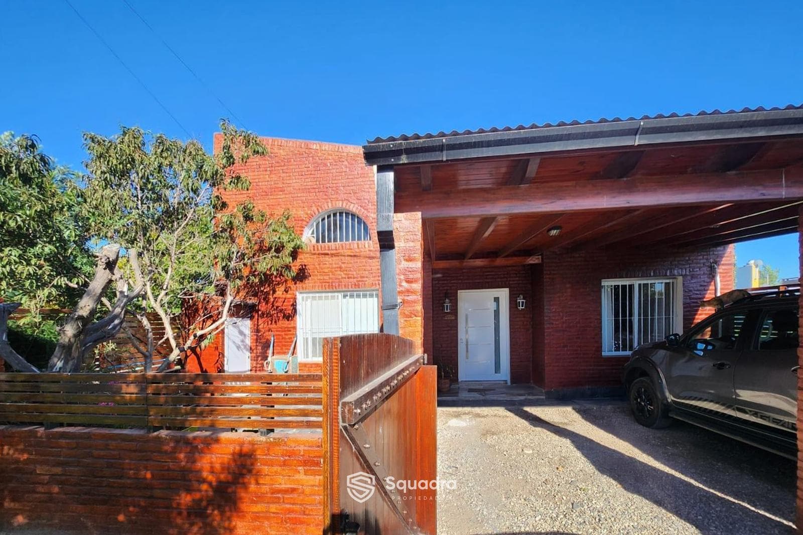 FOR SALE | TRADE - 3-bedroom house with a patio and pool - Alvear Neighborhood, Rosario.
