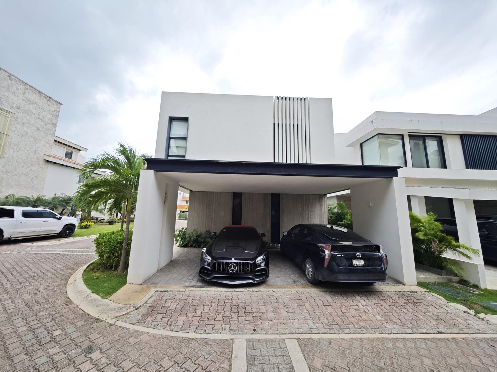 House for Sale/Rent, 3 Bedrooms, 2 TV Rooms, Rooftop, Isla Dorada, Hotel Zone, Cancún