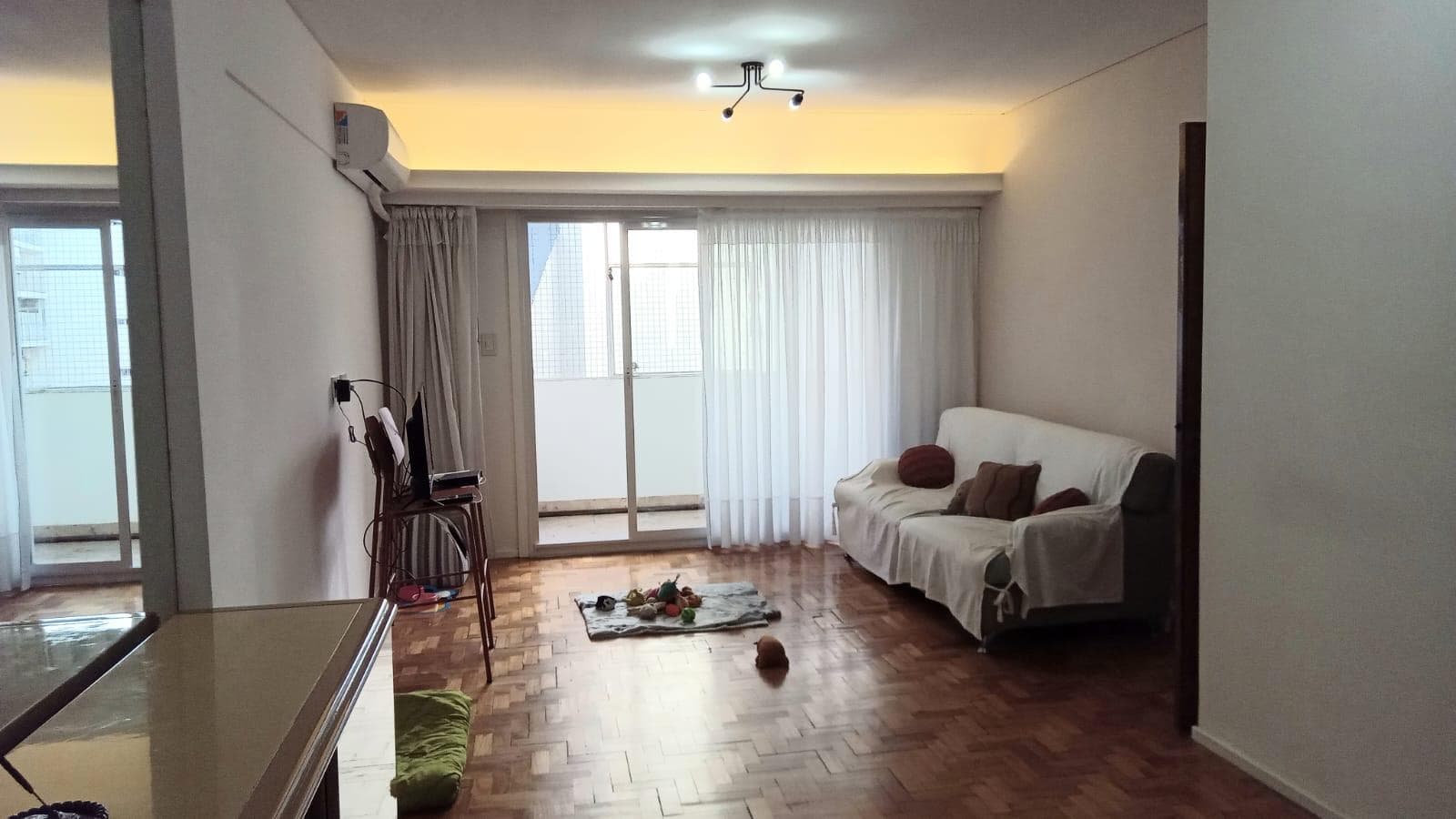 4-room apartment with garage and storage room, 2 blocks from the park, 2 blocks from Subway Line B